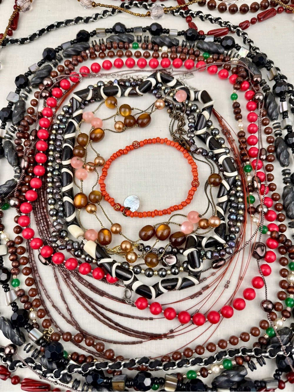 16 Beaded Necklaces 2 Bracelets Jewelry Lot Boho Statement Mixed Styles - Picture 3 of 5
